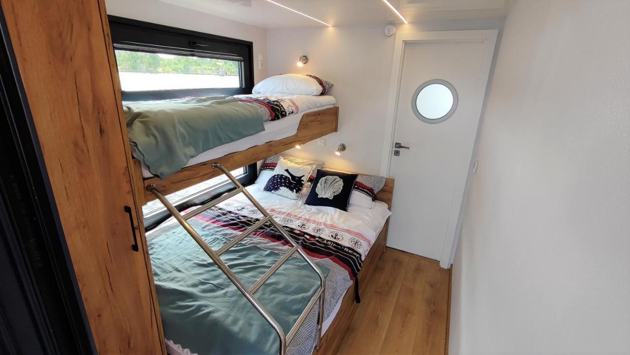 Houseboat Water King Apartament Plywajacy Dom Na Wodzie, 7 Os Breslavia Exterior foto